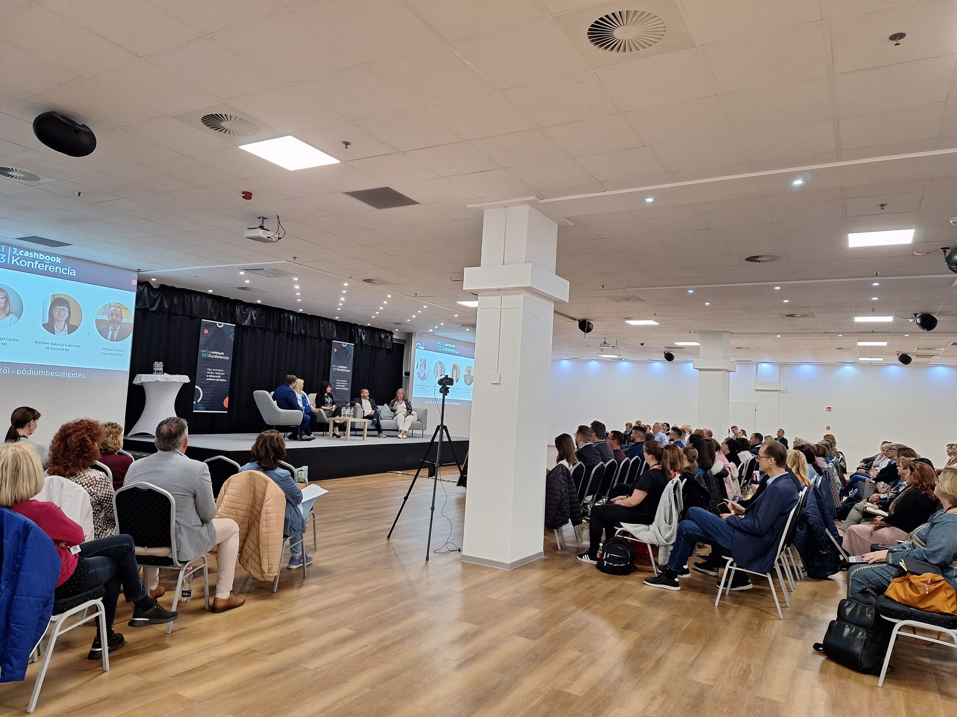 Nyitóelőadás az 1. Cashbook Konferencián