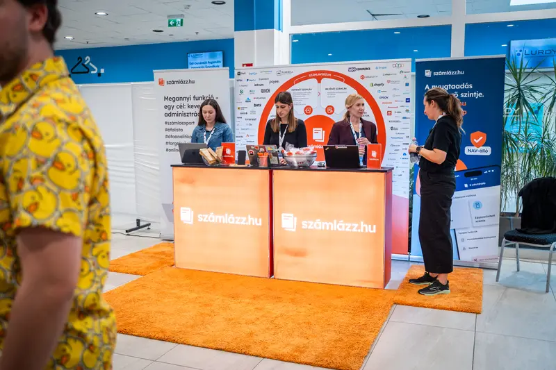 A Számlázz.hu standja a kiállítótéren
